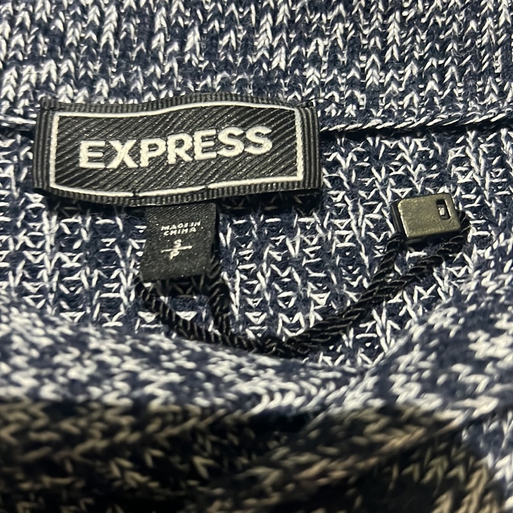 Sweater - Picture 7 of 7